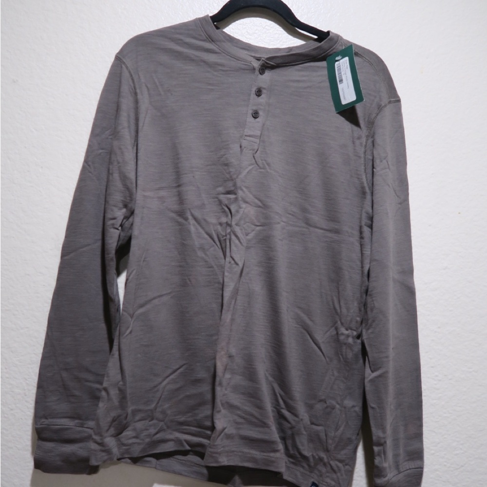 Elegant Gray Long Sleeve Henley Top